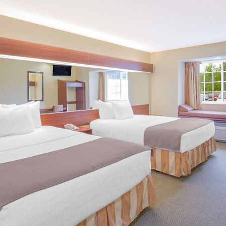 Microtel Inn And Suites Gassaway Екстер'єр фото