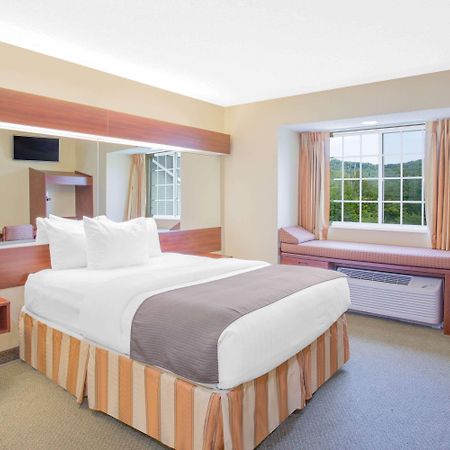 Microtel Inn And Suites Gassaway Екстер'єр фото