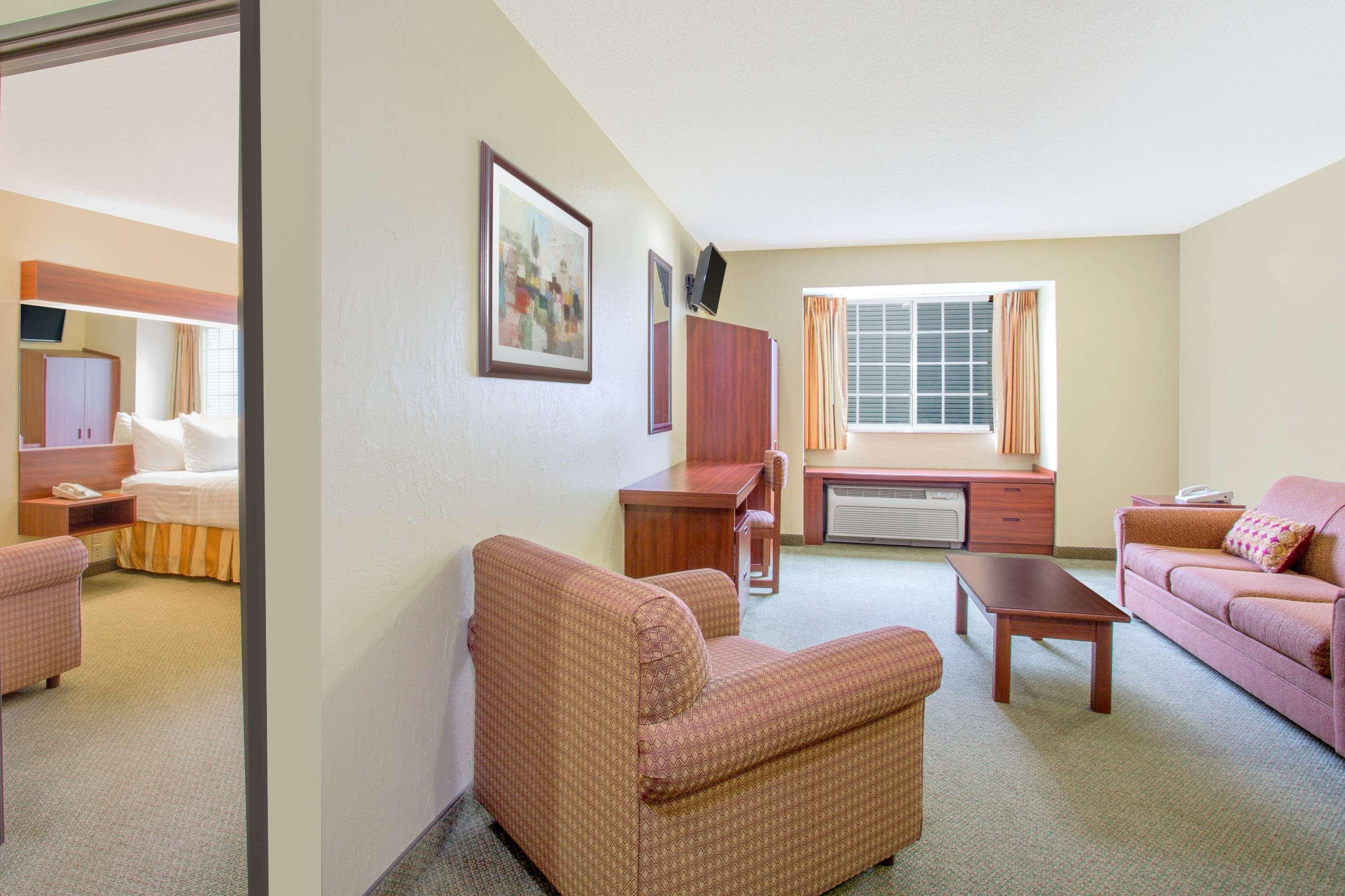 Microtel Inn And Suites Gassaway Екстер'єр фото