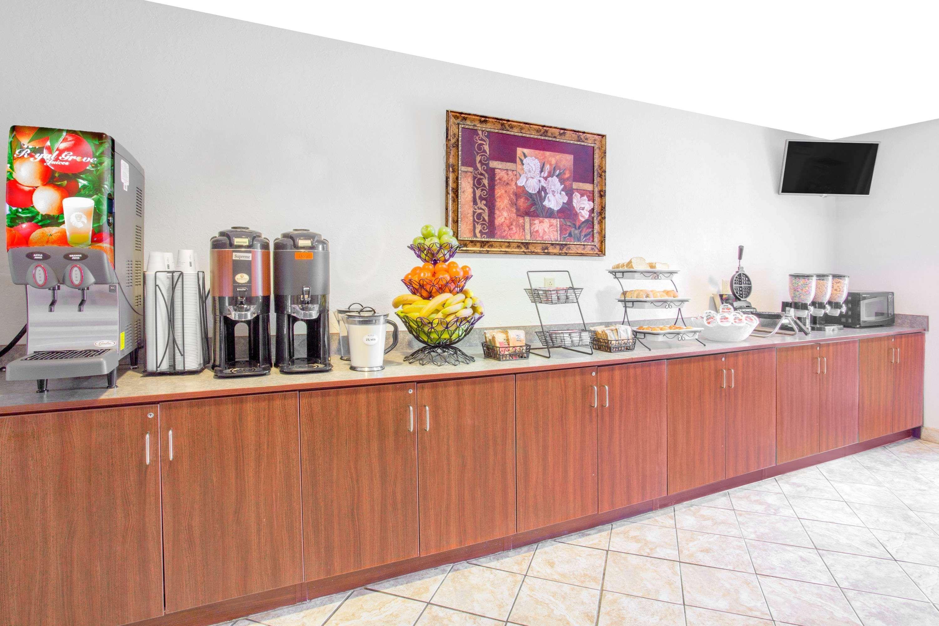 Microtel Inn And Suites Gassaway Екстер'єр фото