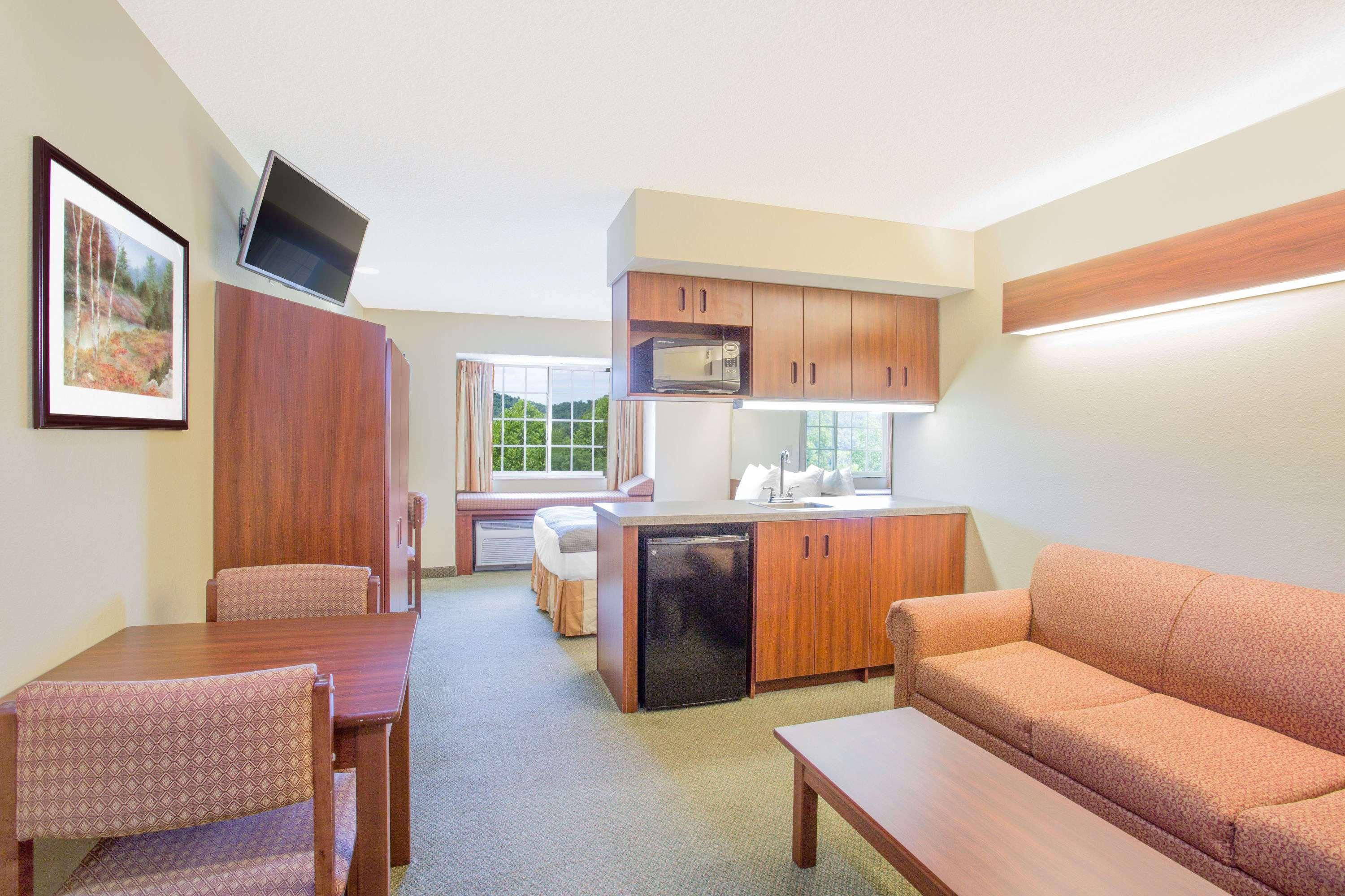 Microtel Inn And Suites Gassaway Екстер'єр фото
