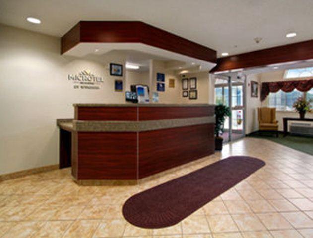 Microtel Inn And Suites Gassaway Екстер'єр фото