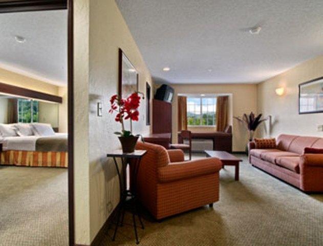 Microtel Inn And Suites Gassaway Номер фото