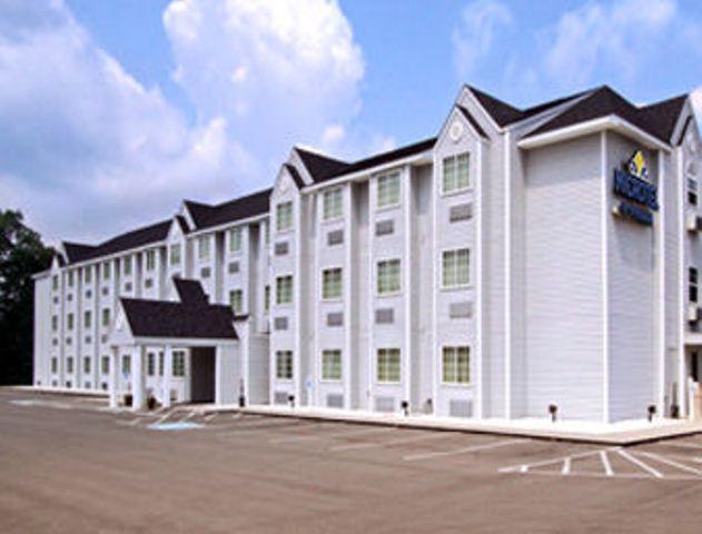 Microtel Inn And Suites Gassaway Екстер'єр фото